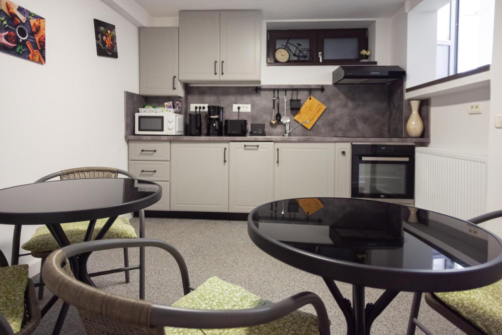 Arini White House Apartment Sibiu Ngoại thất bức ảnh